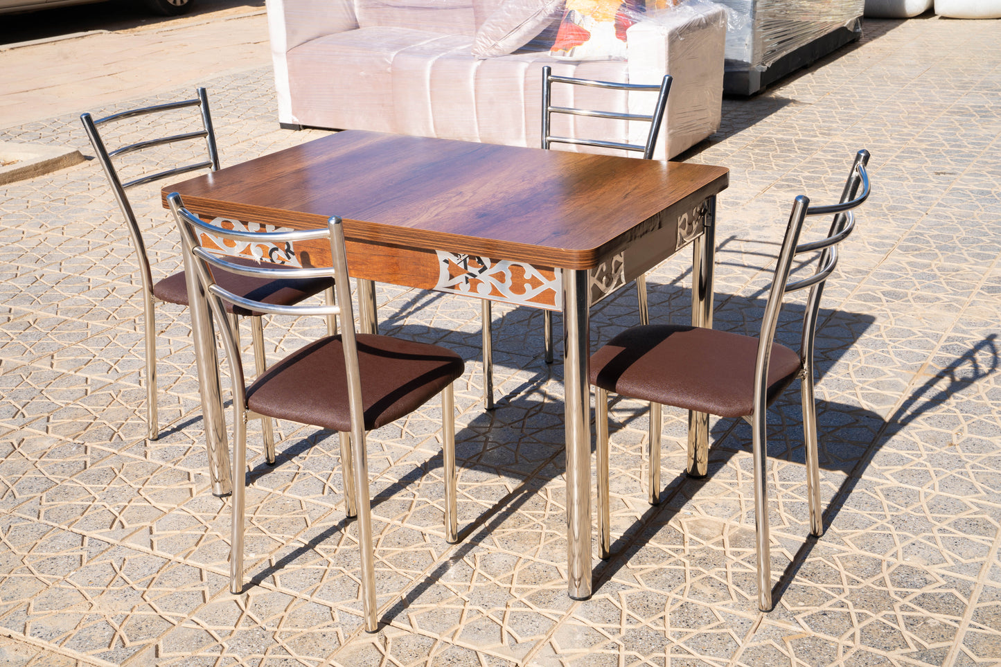 🍽️ طاولة الطعام المثالية لبيتك!