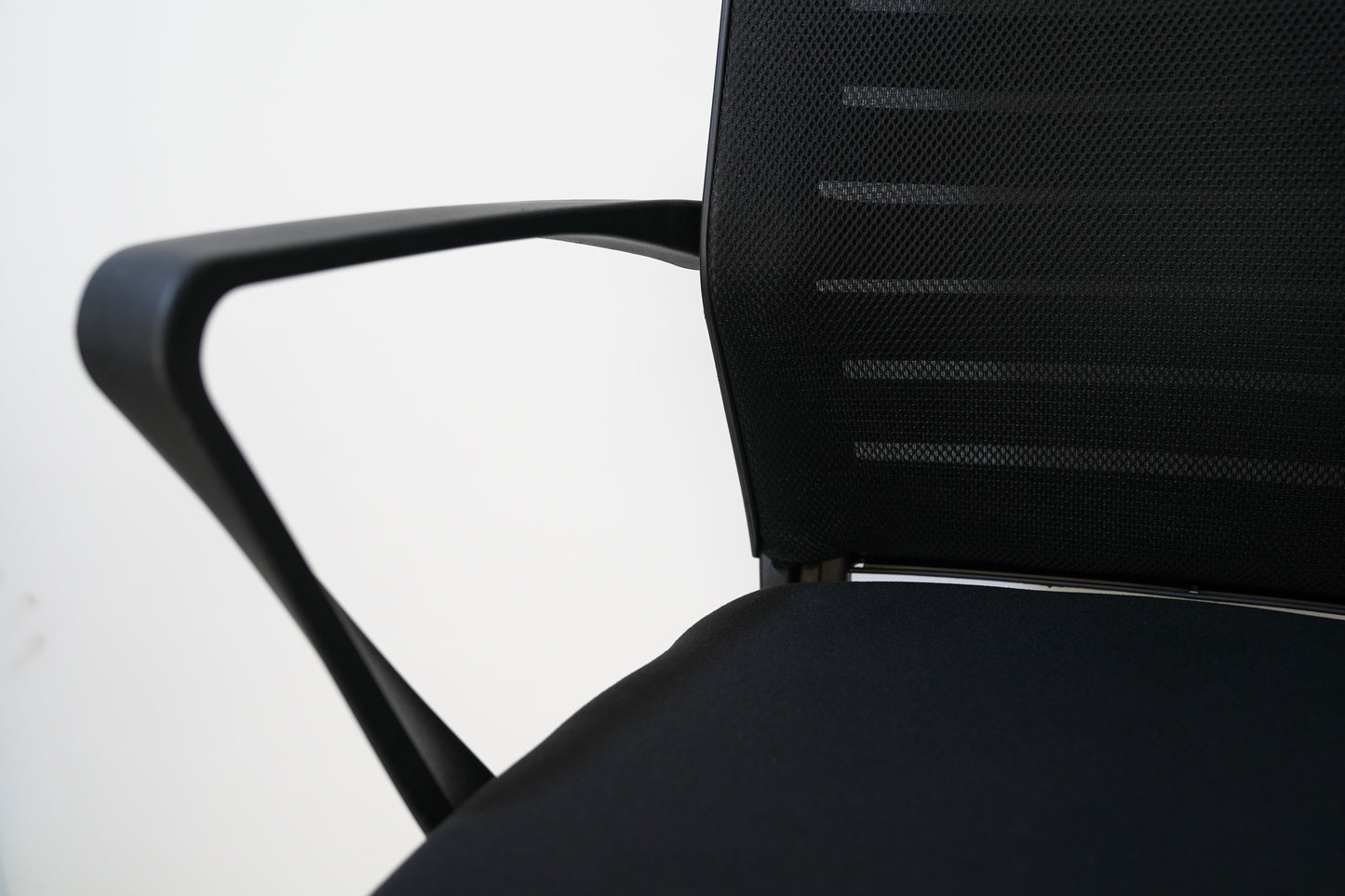 🪑 كرسي المكتب العصري – راحة وأناقة في كل جلسة