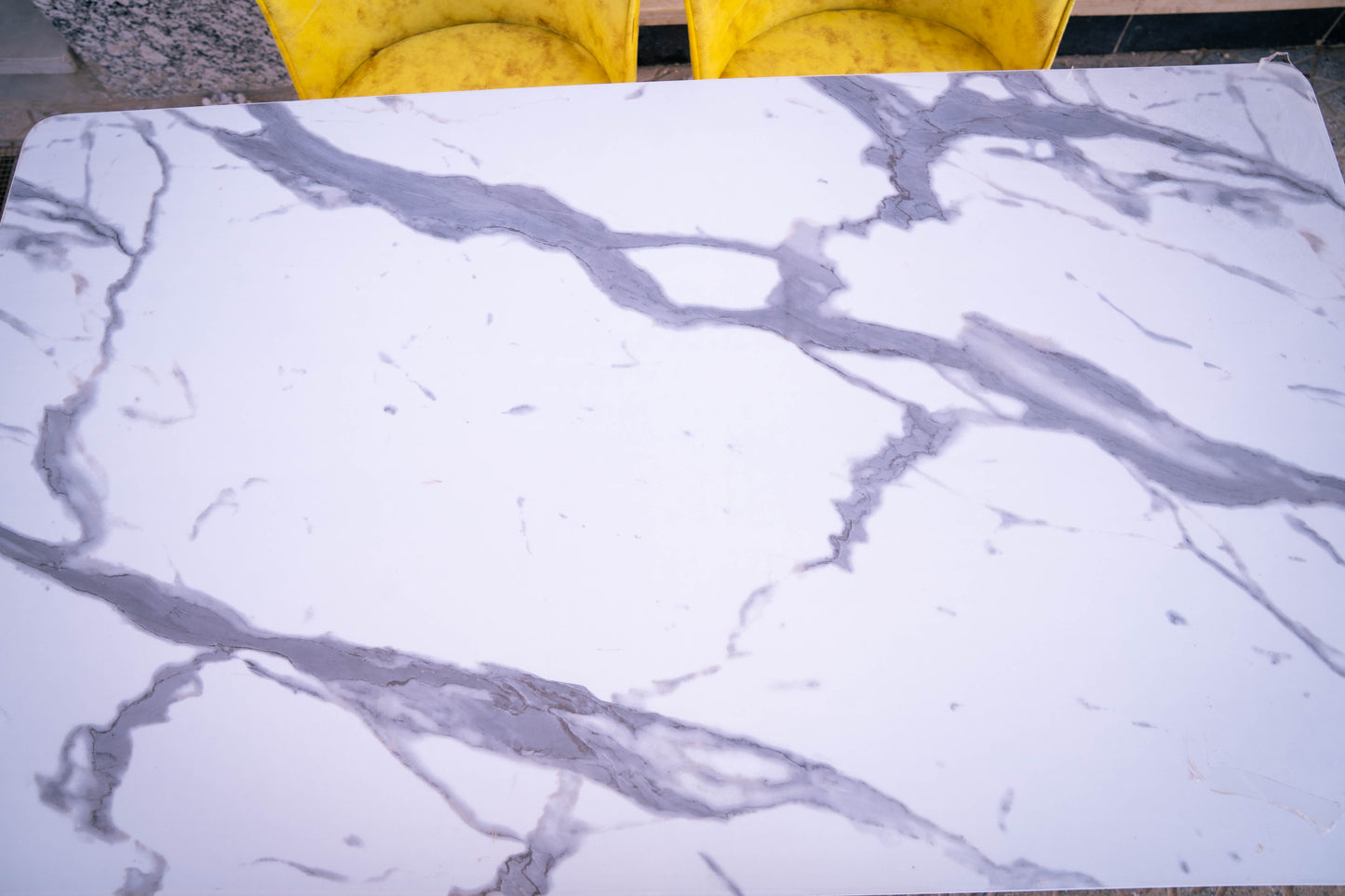 🍽️ طاولة الطعام المثالية لبيتك!