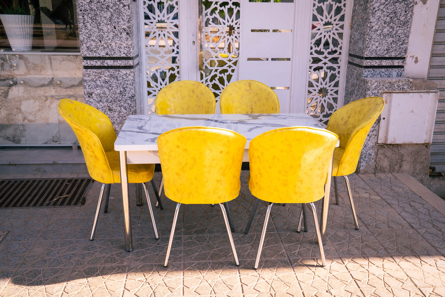 🍽️ طاولة الطعام المثالية لبيتك!